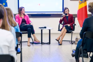 Moldova is getting closer to the European Union, and young people are actively engaging in this European journey. Pupils of “Spiru Haret” Theoretical Lyceum in Chișinău had the unique opportunity to take part in a dialogue with Roberta Metsola, President of the European Parliament, and Maia Sandu, President of the Republic of Moldova.
