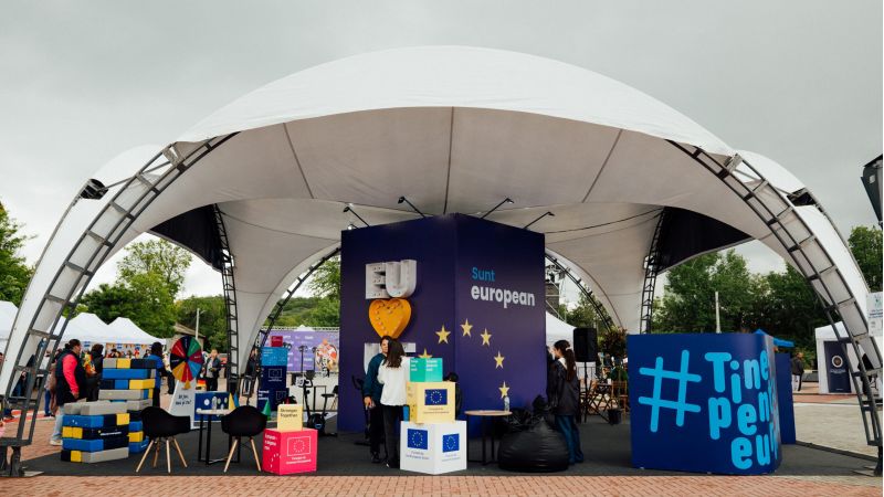 Evenimentele dedicate Zilei Europei continuă toată luna mai. După ce am sărbătorit cu bună dispoziție, jocuri educative, interactive și distracție Ziua Europei în Piața Marii Adunări Naționale din Chișinău în data de 9 mai, am decis să extindem sărbătoarea și în regiunile Moldovei.