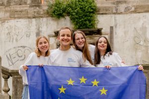 Are you between 16 and 26 years old? Become a member of the Young European Ambassadors network! The call is open for citizens from Armenia, Azerbaijan, Belarus, Georgia, Moldova, Ukraine, the EU, and the United Kingdom.