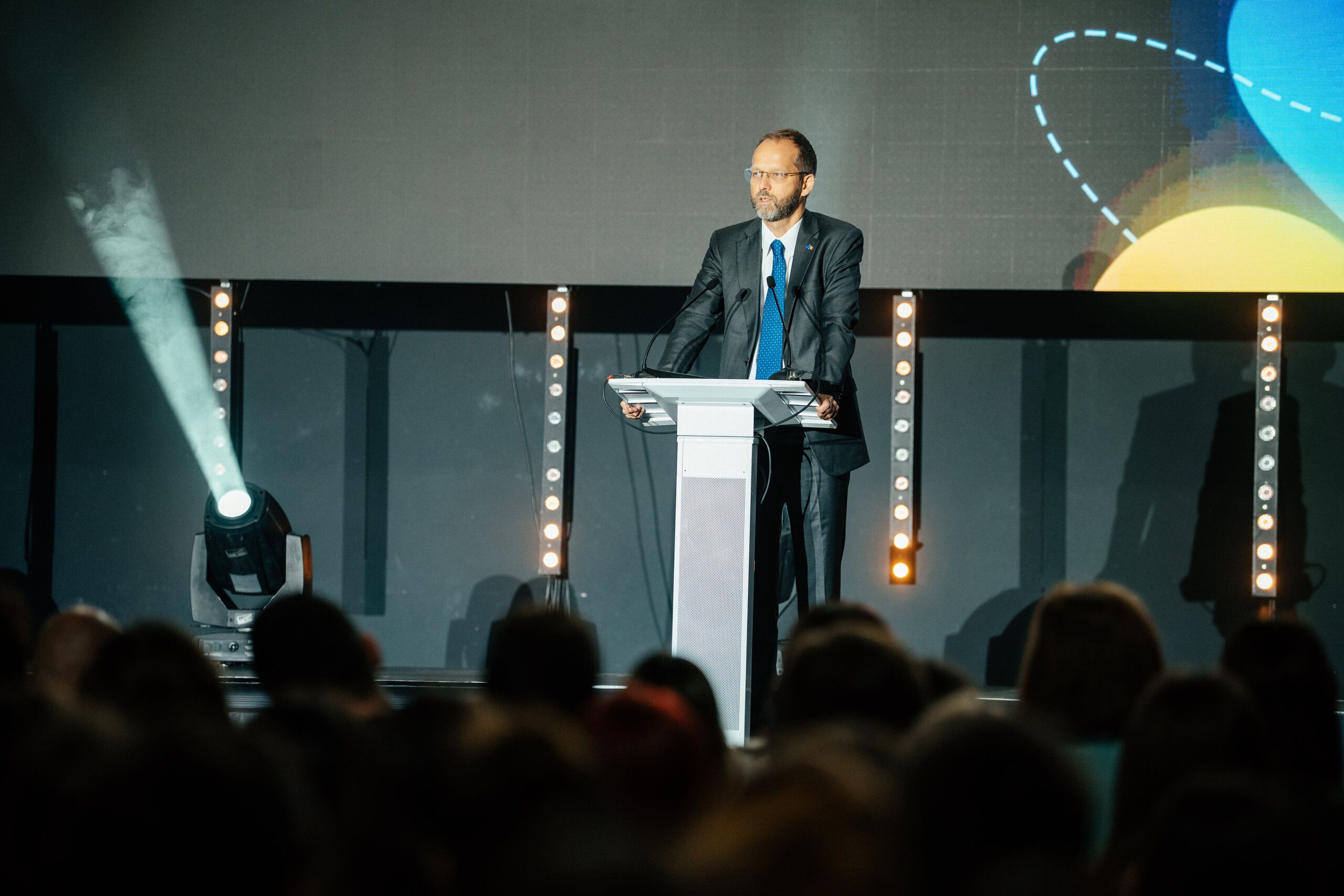 The Ambassador of the European Union to the Republic of Moldova, Jānis Mažeiks, joined the participants of the “Moldova Youth Forum 2025” on August 28, 2025 – an event that brought together over 400 young people from across the country in Chișinău.