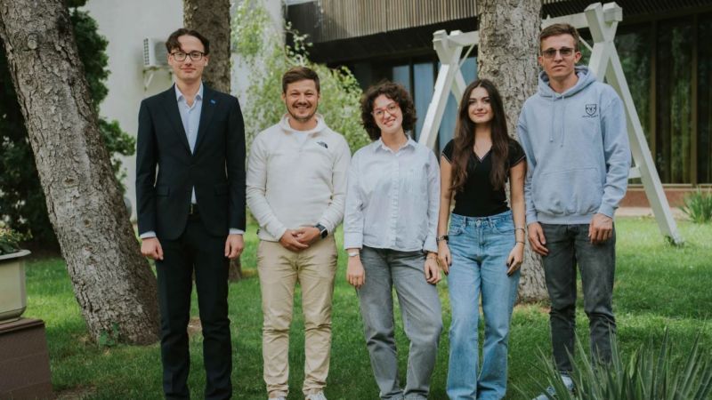 EU4Youth este o inițiativă regională majoră a Uniunii Europene, care reunește mai multe proiecte, printre care și Rețeaua Alumni EU4Youth