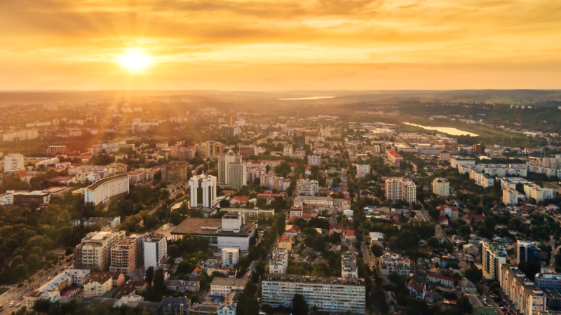 Întreprinderile moldovenești vor beneficia de un acces mai mare la finanțare, Banca Europeană pentru Reconstrucție și Dezvoltare (BERD), în parteneriat cu Uniunea Europeană (UE), extinzând noi pachete financiare în valoare totală de 22,5 milioane de euro către trei bănci moldovenești în cadrul Liniei de Credit EU4Business-BERD
