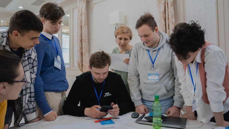 Granturi pentru tinerii antreprenori cu elemente de capacitare în antreprenoriat social