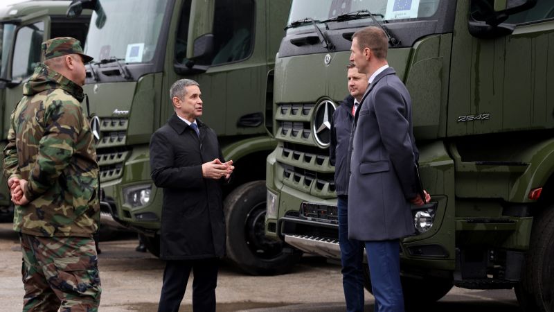 The National Army of the Republic of Moldova has received a new batch of logistics vehicles from the European Union through the European Peace Facility (EPF). The delivery includes buses, trucks, minibuses, SUVs, and pickup trucks.