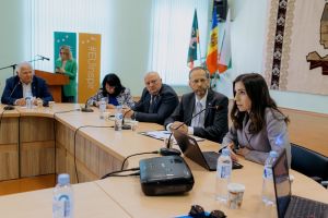 More than 100 residents of Taraclia gathered yesterday at the local House of Culture for a discussion with the Delegation of the European Union to the Republic of Moldova. Among the participants were mayors from surrounding villages, representatives of the district administration, local entrepreneurs, and members of civil society.