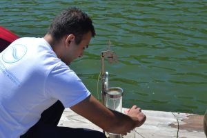 В какой воде мы плаваем? В разгар сезона журналисты проверили чистоту водоемов Тбилиси