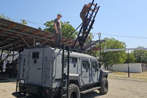 To enhance operational capabilities and rapid response in special missions, 30 officers from the “Fulger” Special Police Brigade of the General Police Inspectorate participated in specialized training on the topic “Onboard Intervention System – Type D Vehicle.”