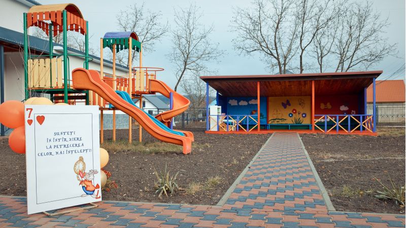 Locuitorii municipiului Hîncești au avut un motiv în plus de bucurie de Hramul localității lor. Pe 21 noiembrie a avut loc inaugurarea grădiniței nr. 1 „Albinuța”, complet renovată și eficientizată energetic datorită sprijinului Uniunii Europene.