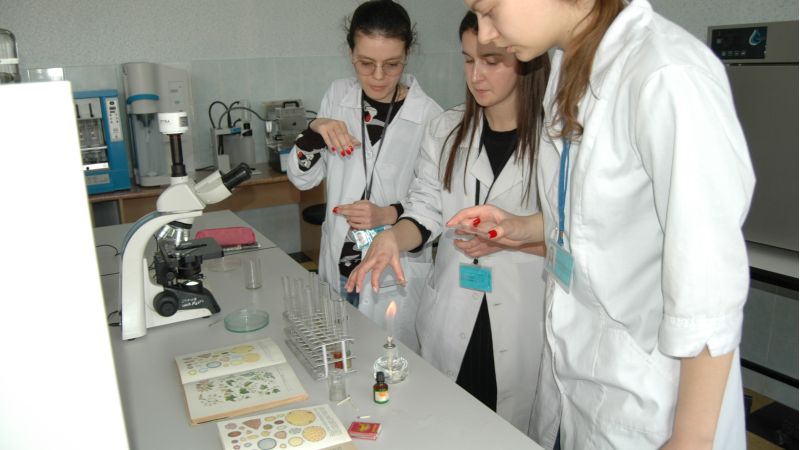 Representatives from key development organizations, including the United Nations Industrial Development Organization (UNIDO), the Ministry of Agriculture and Food Industry (MAIA), the Austrian Agricultural Cluster, the Austrian Development Agency, the World Bank, and the EU Delegation in Chisinau recently gathered at Brătușeni College of Veterinary Medicine and Agrarian Economics to discuss strategies for enhancing Moldova's livestock sector. The focus was on addressing the skills development needs, technical education, and lifelong learning in the field.