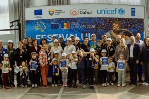 Palatul Culturii „Nicolae Botgros” din Cahul a devenit epicentrul unei sărbători pline de viață, reunind sute de copii, părinți și bunici la Festivalul Familiei – un eveniment dedicat atât Zilei Internaționale a Familiei, cât și Zilei Europei.