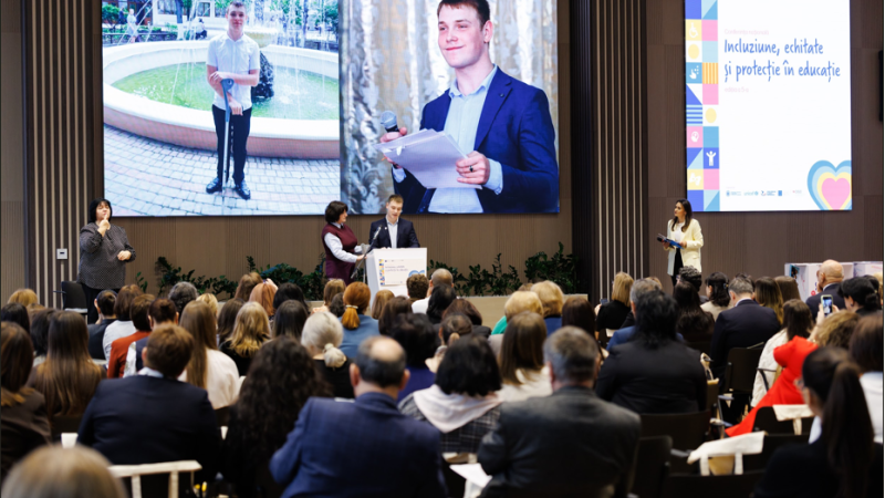 Peste 225 de specialiști în incluziune, cadre didactice și manageriale, experți, copii, părinți, precum și reprezentanți ai autorităților publice locale și centrale s-au reunit la cea de-a V-a ediție a Conferinței naționale „Incluziune, echitate și protecție în educație”, pentru a consolida viziunea și angajamentul național și local în dezvoltarea unui sistem educațional incluziv, aliniat la standardele europene.
