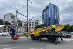 The first smart traffic sensors have been installed by the Traffic Monitoring Center (TMC) in Chișinău.