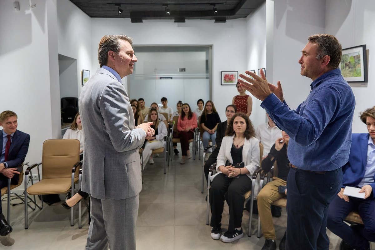 Primul ambasador al Regatului Țărilor de Jos în Republica Moldova, în vizită la Europe Cafe