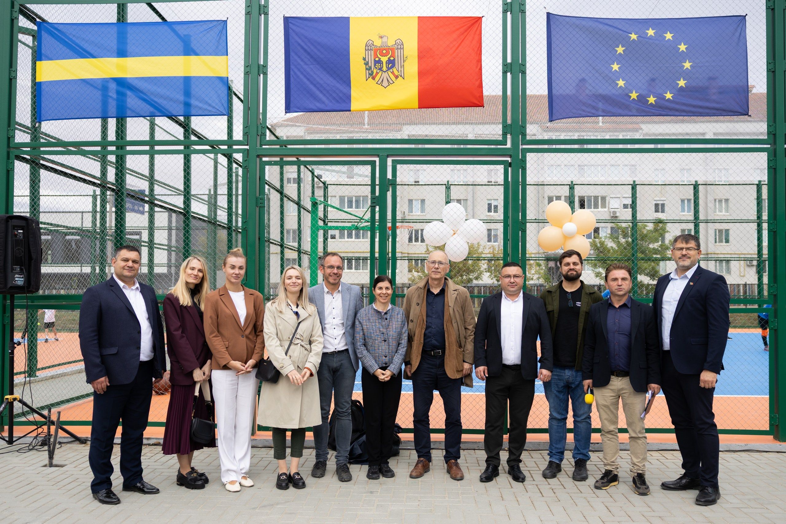 Children, young people, and athletes in Cimișlia can now enjoy two modern multifunctional sports grounds. The new facilities, designed for basketball, volleyball, and tennis, were built with the support of the European Union and will host training sessions, competitions, and outdoor community events.