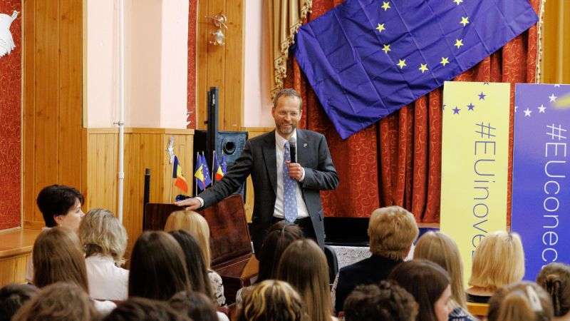 EU Talks в лицее им. Василе Александри, Кишинэу