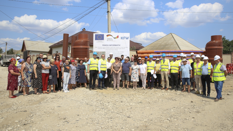 Pe data de 28 iulie, în prezența reprezentanților Ministerului Infrastructurii și Dezvoltării Regionale, ai Delegației Uniunii Europene, și ai Ambasadei Germaniei, au fost lansate oficial lucrările de construcție pentru reabilitarea și extinderea rețelelor de apă și canalizare în municipiul Cahul și satele Cotihana și Crihana Veche.