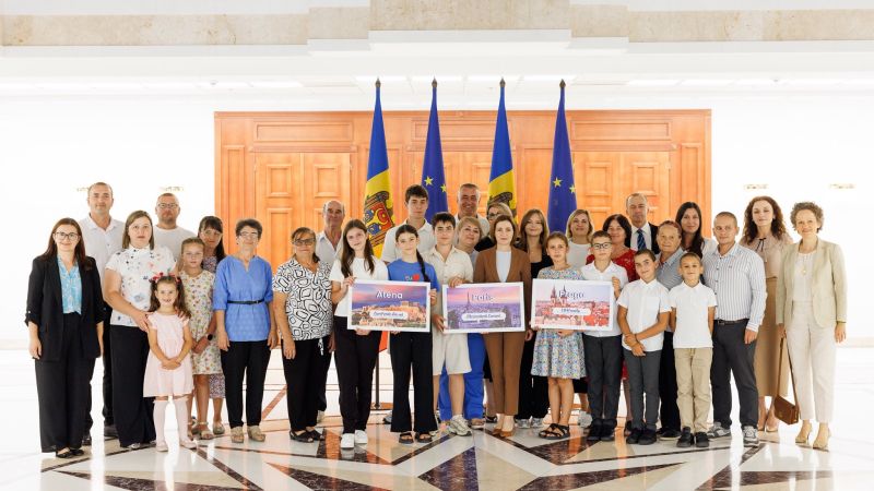 Concursul „EU & bunicii mei” a luat sfârșit! Cele trei echipe câștigătoare ale concursului național „EU & bunicii mei” au câștigat câte o vizită într-o capitală europeană.