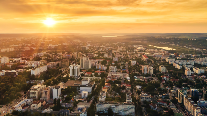 Întreprinderile moldovenești vor beneficia de un acces mai mare la finanțare, Banca Europeană pentru Reconstrucție și Dezvoltare (BERD), în parteneriat cu Uniunea Europeană (UE), extinzând noi pachete financiare în valoare totală de 22,5 milioane de euro către trei bănci moldovenești în cadrul Liniei de Credit EU4Business-BERD