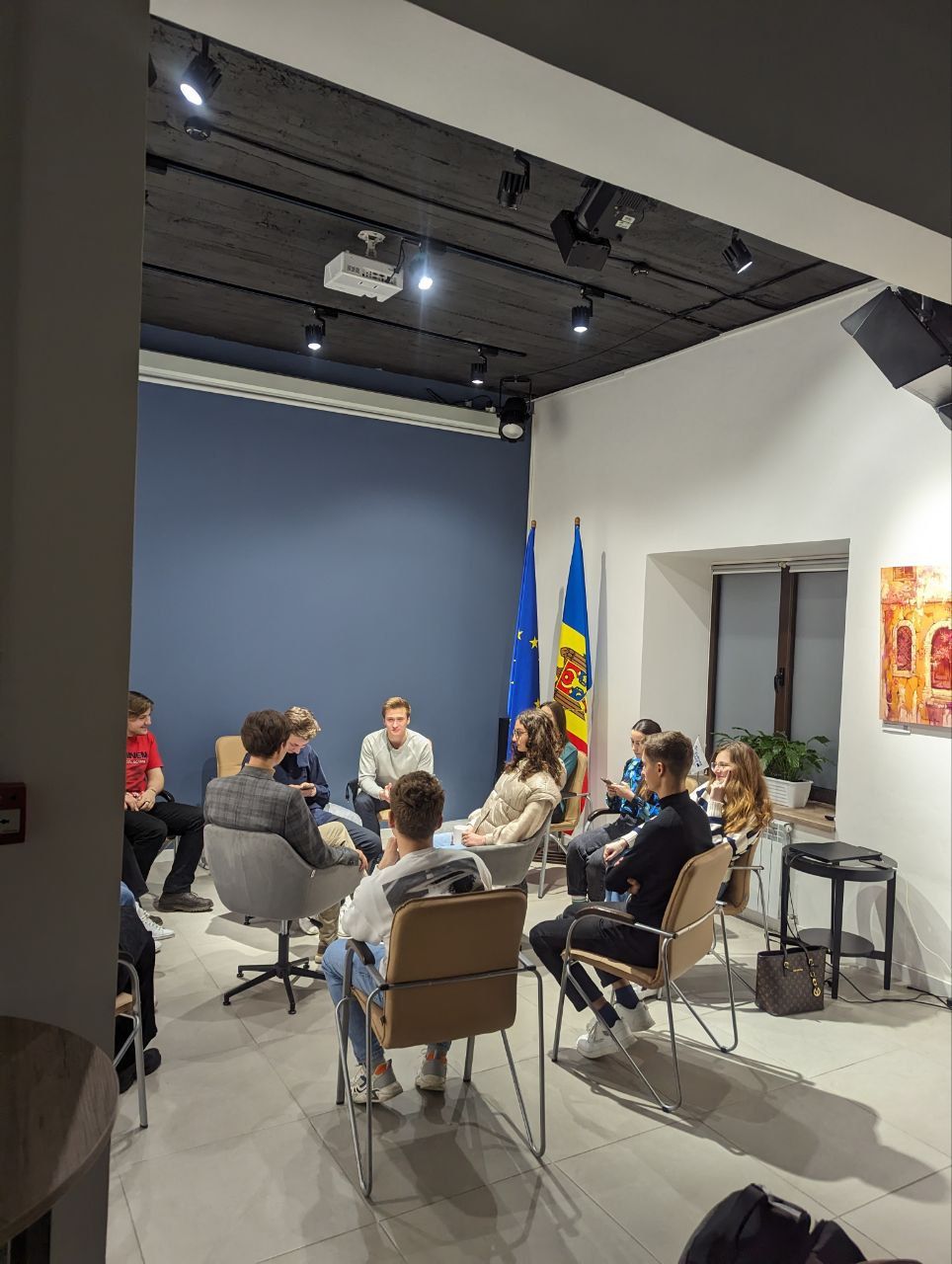 The Fishbowl debate on Leadership Representation: Increasing Women in Executive Roles gathered at Europe Café young people who share European values and get involved in activities aimed at changing society for the better.