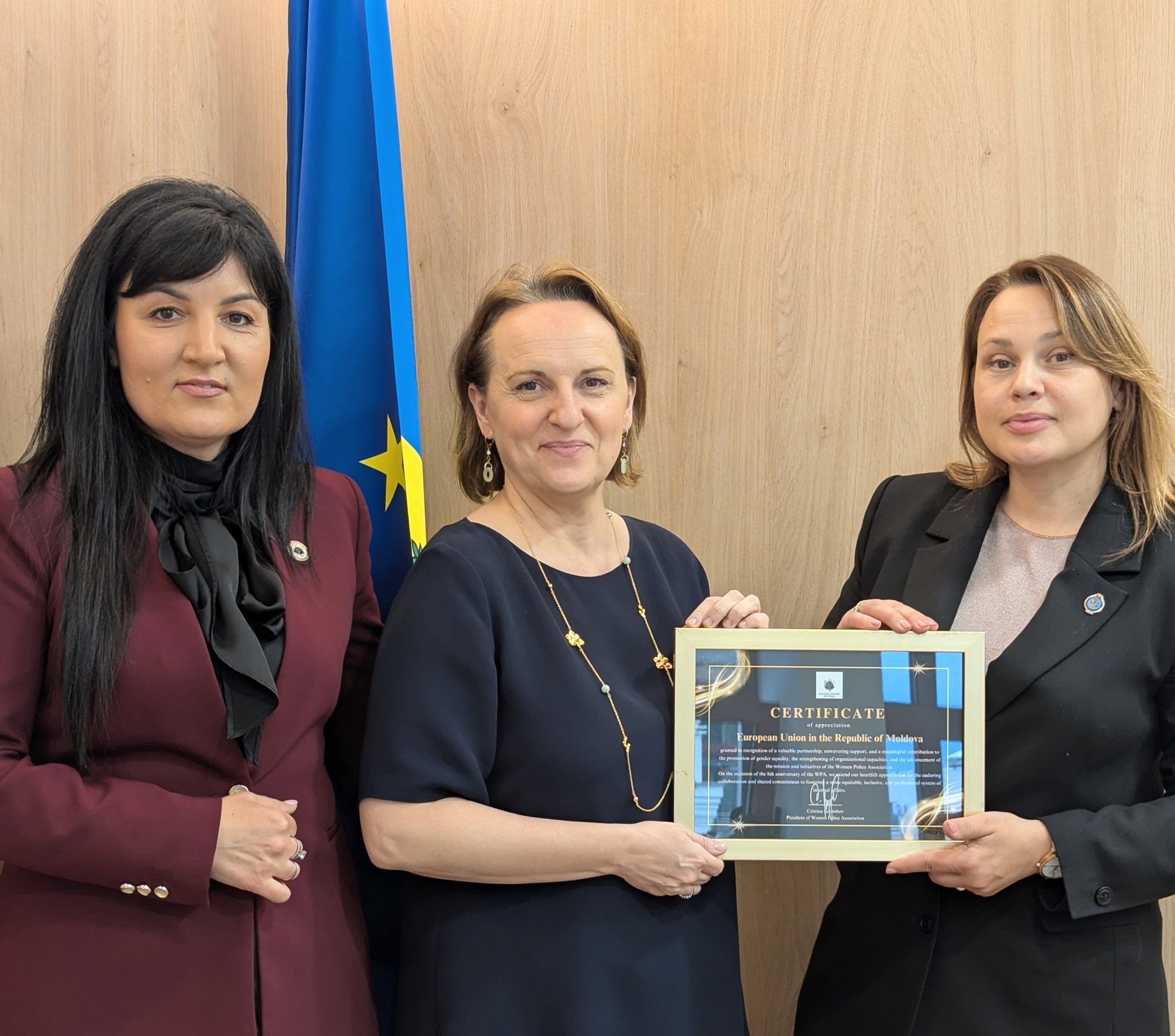 Cu ocazia celei de-a 8-a aniversări de activitate în Republica Moldova, reprezentantele Asociației Femeilor din Poliție și-au exprimat recunoștința față de Ambasadoarea UE în Republica Moldova pentru sprijinul acordat de Uniunea Europeană.
