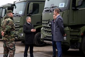Armata Națională a recepționat un lot de unități de transport logistic din partea Uniunii Europene în cadrul Instrumentului European pentru Pace (EPF). Acesta cuprinde autobuze, camioane, microbuze, precum și autoturisme de tip SUV și automobile de teren pickup.