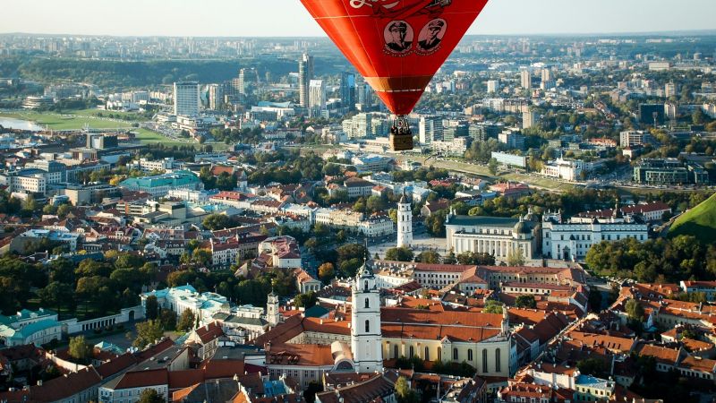 Delegația Uniunii Europene în Republica Moldova organizează o vizită de studiu în Lituania, destinată jurnaliștilor din Republica Moldova, în perioada 8 – 12 iulie 2025. Candidații interesați să participe la vizita de studiu sunt invitați să își depună dosarele online, până pe 4 iunie 2025.