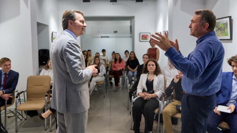 Primul ambasador al Regatului Țărilor de Jos în Republica Moldova, în vizită la Europe Cafe
