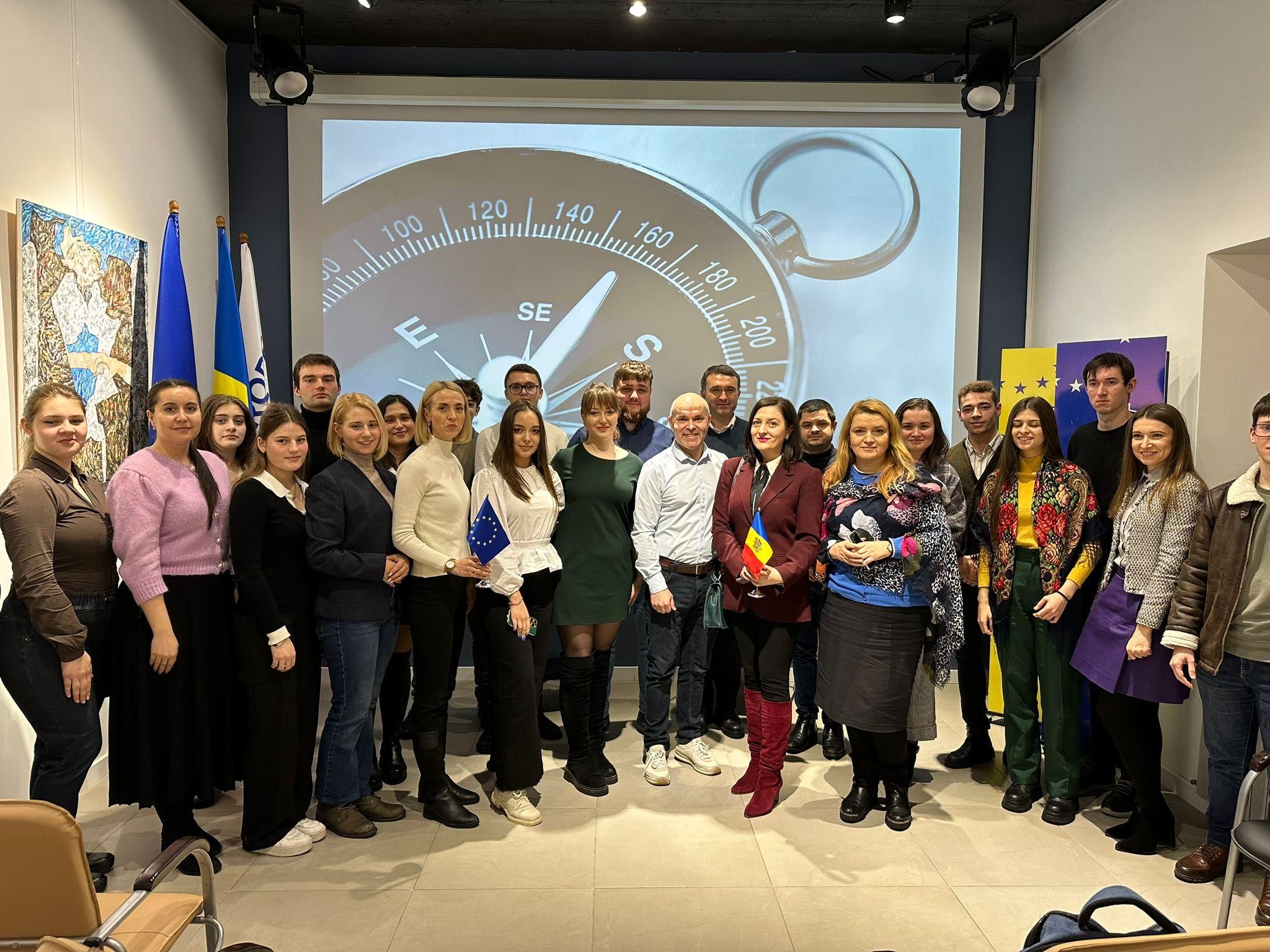 Around the International Day of Education, which is celebrated on January 24 worldwide, we organized a discussion at the Europe Café, dedicated to the importance of education in the context of the accession of the Republic of Moldova to the European Union.