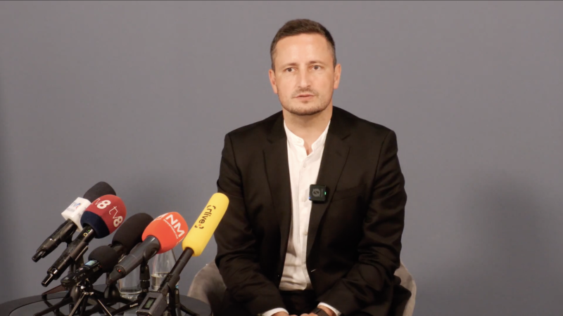 Сегодня в Europe Café состоялась пресс-конференция вице-президента Европейского Парламента Николае Штефэнуцэ, который находится с официальным визитом в Кишиневе.