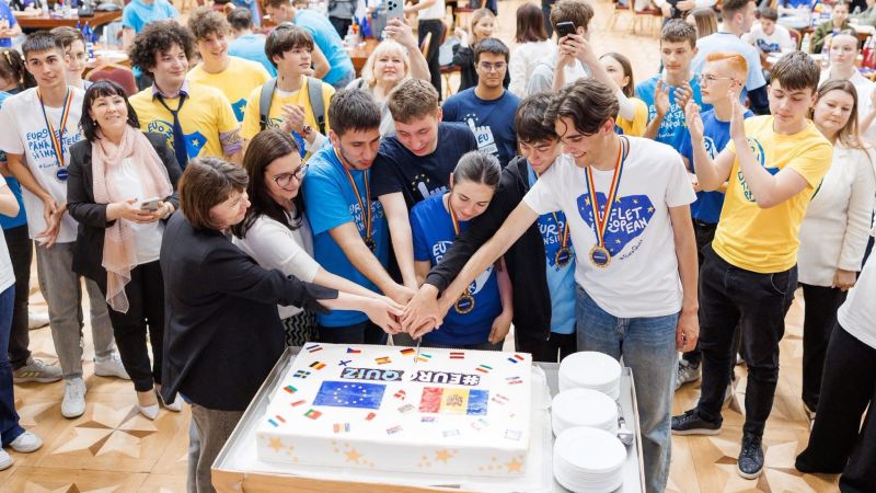 Pe 7 mai 2025 a avut loc marea finală a concursului național „EuroQuiz 2025”.  Evenimentul, desfășurat la Palatul Republicii, a reunit 41 de echipe din raioanele țării și din Chișinău – peste 200 elevi.