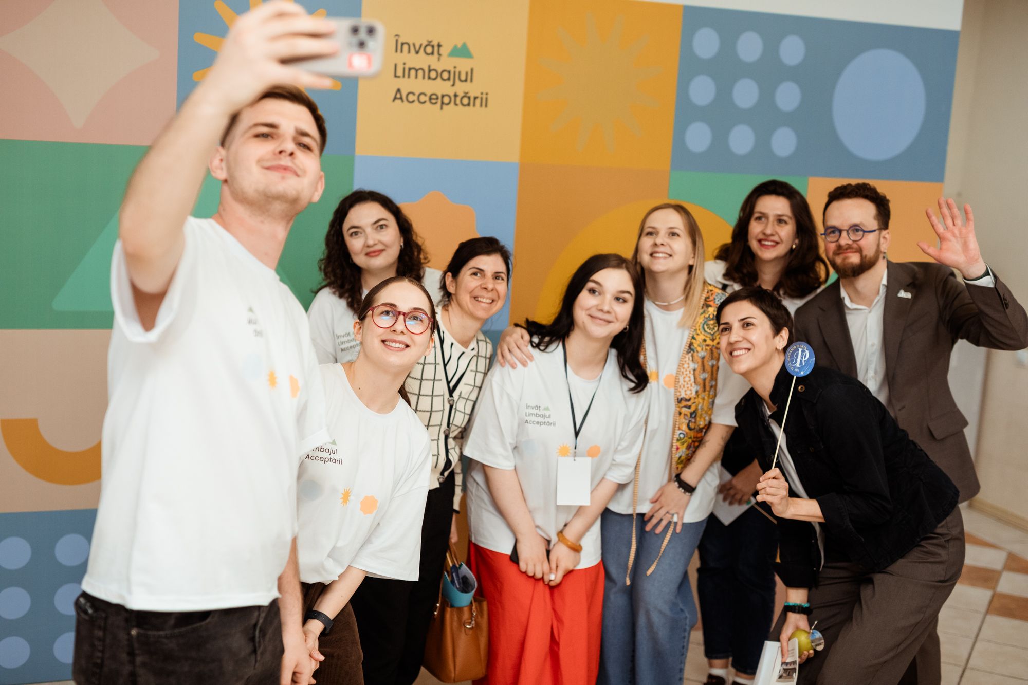 Asociația Prietena Mea a încheiat cu succes cea de-a doua ediție a proiectului Învăț Limbajul Acceptării, desfășurat în perioada octombrie 2024 – mai 2025, în 15 școli din rețeaua instituțiilor-model.