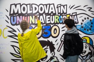 From 8 to 16 August, young people across Moldova take center stage. The Youth Festival 2025 brings together the creativity, engagement, and energy of the new generation through a series of events — from discussions and workshops to great music and fun. The Europe Café team is joining the initiative and invites you to celebrate with us!
