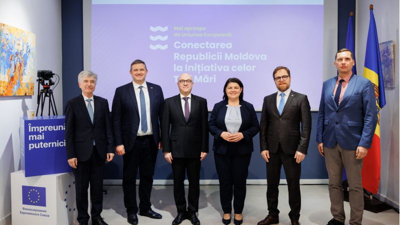 La Chișinău a avut loc evenimentul cu genericul „Mai aproape de UE: Conectarea Republicii Moldova la Inițiativa celor Trei Mări” organizat de Asociația Obștească Parteneriate pentru Noua Economie, cu suportul Delegației Uniunii Europene în Republica Moldova, Europe Café și Ambasadele statelor membre ale Inițiativei.