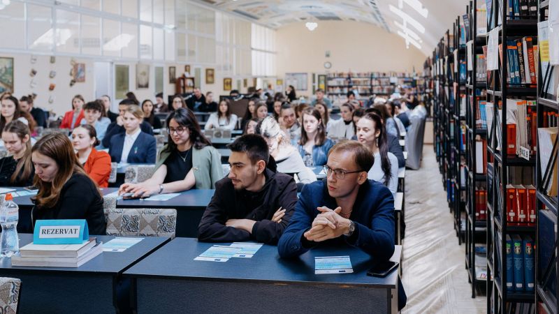 Aproape 100 de studenți de la Universitatea Liberă Internațională din Moldova (ULIM) s-au reunit pentru o nouă sesiune de prezentări dedicată lansării celei de-a patra ediții a Programului comun de stagii al Uniunii Europene și Guvernului Republicii Moldova.
