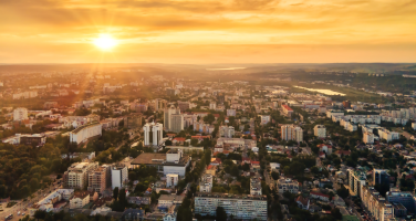 Întreprinderile moldovenești vor beneficia de un acces mai mare la finanțare, Banca Europeană pentru Reconstrucție și Dezvoltare (BERD), în parteneriat cu Uniunea Europeană (UE), extinzând noi pachete financiare în valoare totală de 22,5 milioane de euro către trei bănci moldovenești în cadrul Liniei de Credit EU4Business-BERD