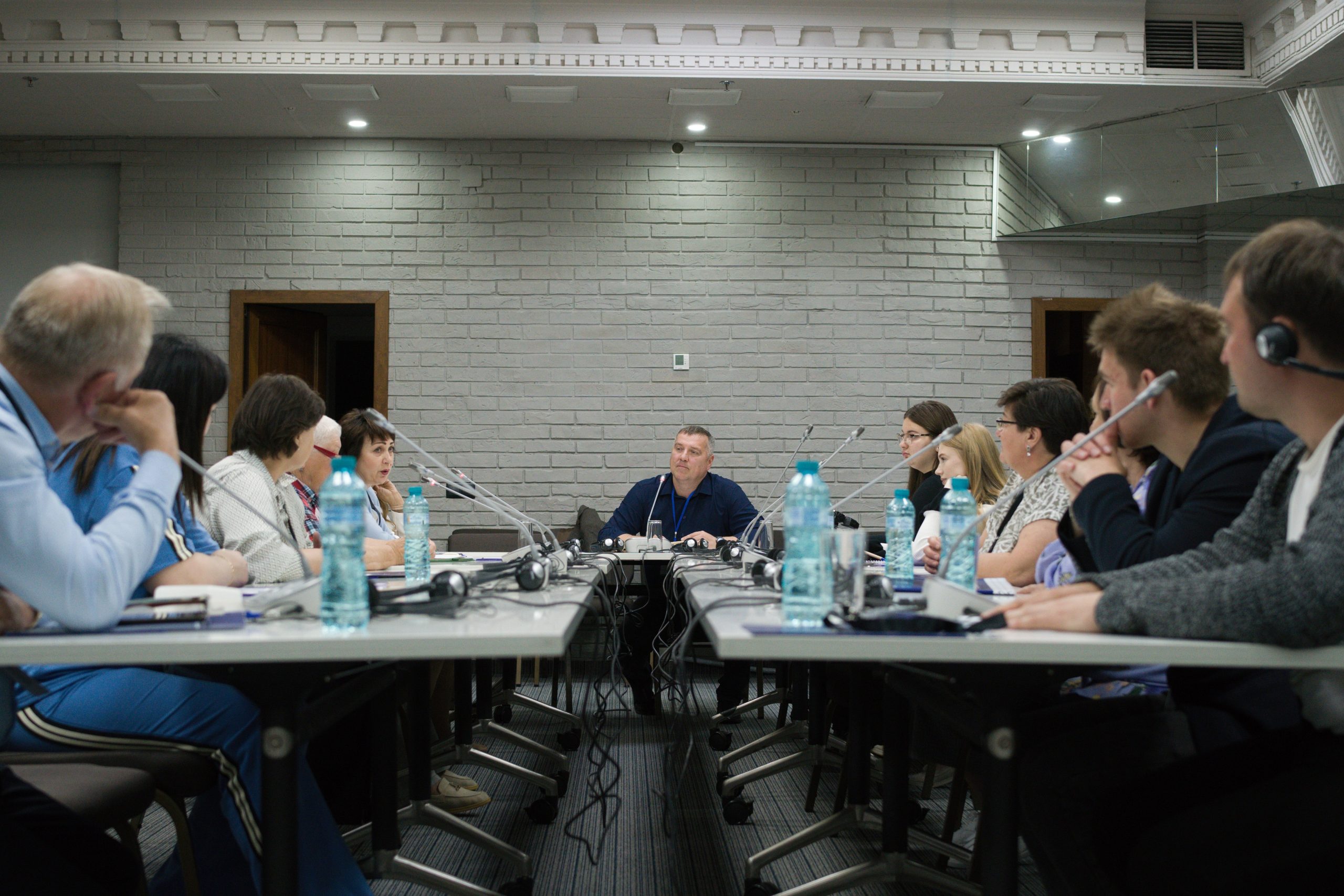For the first time, 38 citizens from across the country – randomly selected, representing diverse regions, socio-economic backgrounds, languages, genders, and ages – took part in a Citizens’ Assembly to jointly develop recommendations on preventing the risks of disinformation to democracy and on strengthening the rule of law.
