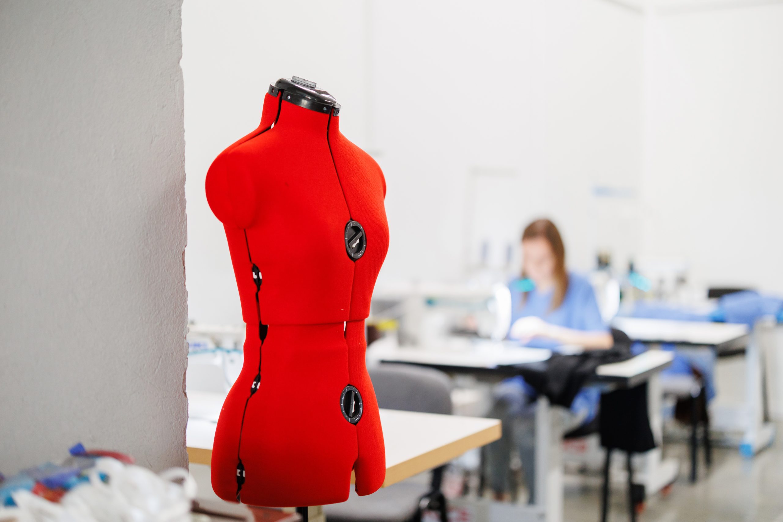 The pandemic has sparked business ideas for many, including Iulia Cernobrivcenko from Tiraspol. While on maternity leave, Iulia literally tailored a family business together with her mother.