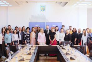 La începutul lunii septembrie, reprezentanți ai societății civile și autorităților locale din zece raioane ale Republicii Moldova au efectuat o vizită de studiu la Iași și Sibiu, România, pentru a face schimb de experiență și bune practici în domeniul bugetării participative, dezvoltării comunitare și responsabilității sociale datorită sprijinului Uniunii Europene.