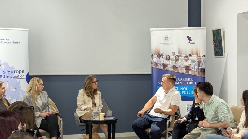 A new thematic information session for interns of the two parallel programmes, was held today at Europe Café, as part of the capacity-building activities of the EU-supported Internship Programme.