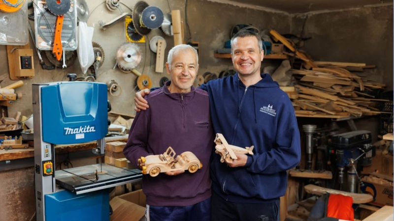Maxim Alexei, a young entrepreneur from Molovata Noua, a village in the Dubasari District of Moldova, has successfully transformed his childhood passion into a lucrative business. The passion – for making wooden toys – was inherited from his grandfather and father, and led him to open a modern workshop where he now produces the toys.