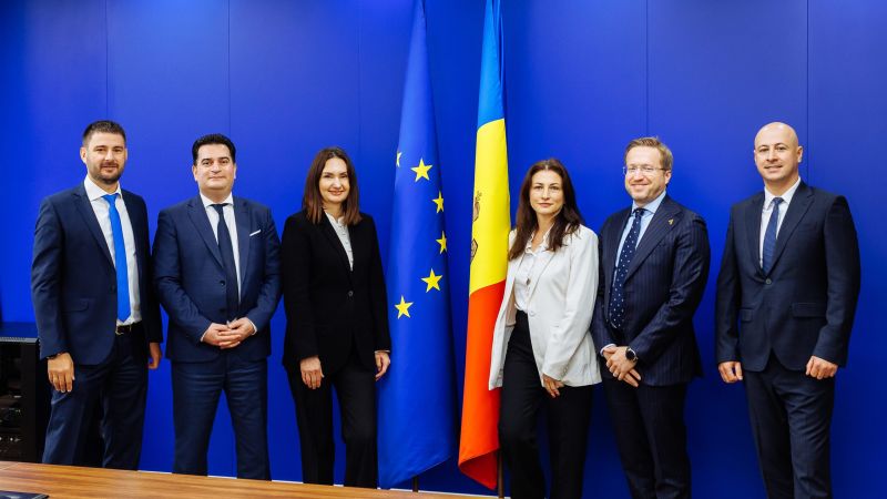 The European Investment Bank (EIB) and the European Investment Fund (EIF) – jointly the EIB Group – have signed two guarantee agreements with ProCredit Bank S.A. (Moldova) and Victoriabank S.A. to enhance access to finance for small and medium-sized enterprises (SMEs) in Moldova. The guarantees are backed by the EU4Business Guarantee Facility, financed from the budget of the European Union.
