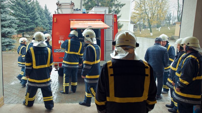 Volunteer firefighters across the Republic of Moldova now have the opportunity to attend free training courses to obtain a Category C driver’s license.