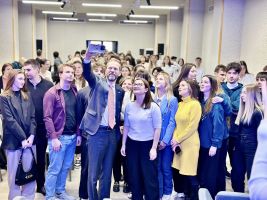 Ziua de 11 aprilie a fost despre tineri, despre energia și entuziasmul lor de a mișca Moldova spre prosperitate și un viitor mai bun în Uniunea Europeană.